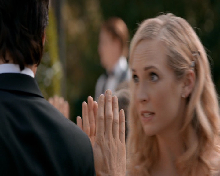 VampireDiaries-dot-nl_VampireDiaries-8x09TheSimpleIntimacyoftheNearTouch1126.jpg