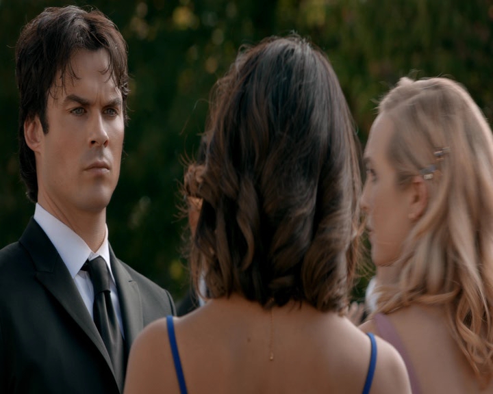 VampireDiaries-dot-nl_VampireDiaries-8x09TheSimpleIntimacyoftheNearTouch1142.jpg