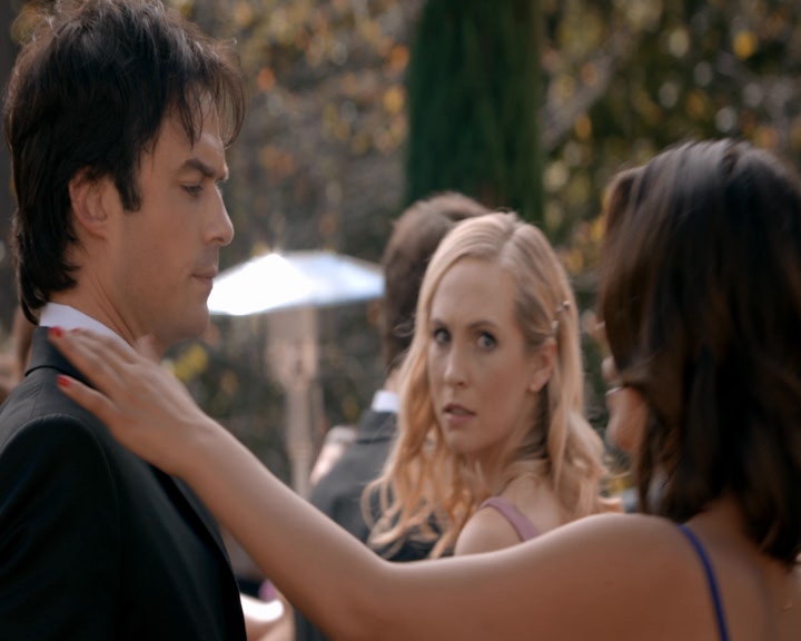 VampireDiaries-dot-nl_VampireDiaries-8x09TheSimpleIntimacyoftheNearTouch1143.jpg