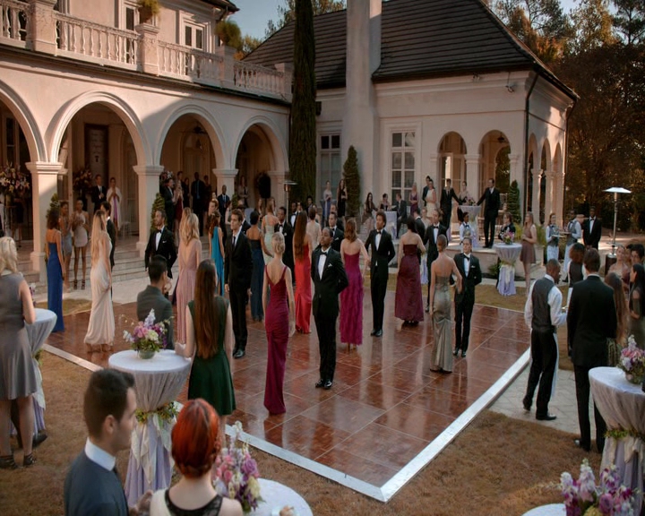 VampireDiaries-dot-nl_VampireDiaries-8x09TheSimpleIntimacyoftheNearTouch1191.jpg