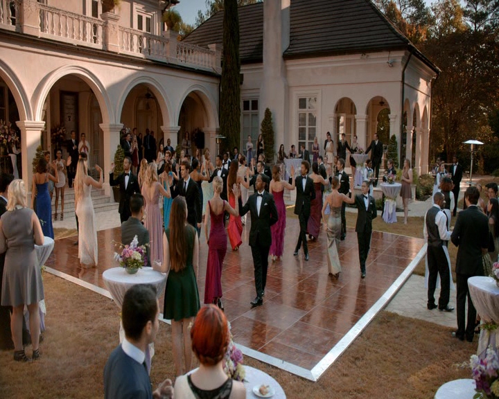 VampireDiaries-dot-nl_VampireDiaries-8x09TheSimpleIntimacyoftheNearTouch1192.jpg