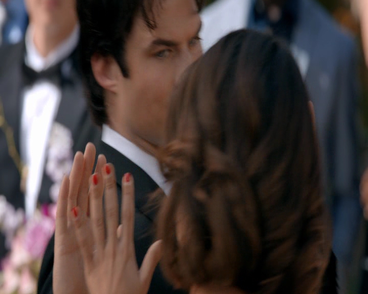 VampireDiaries-dot-nl_VampireDiaries-8x09TheSimpleIntimacyoftheNearTouch1214.jpg