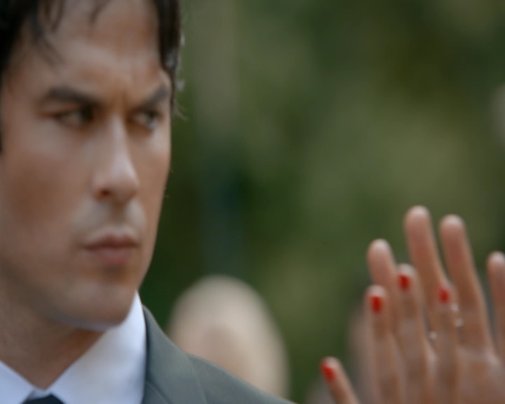 VampireDiaries-dot-nl_VampireDiaries-8x09TheSimpleIntimacyoftheNearTouch1230.jpg