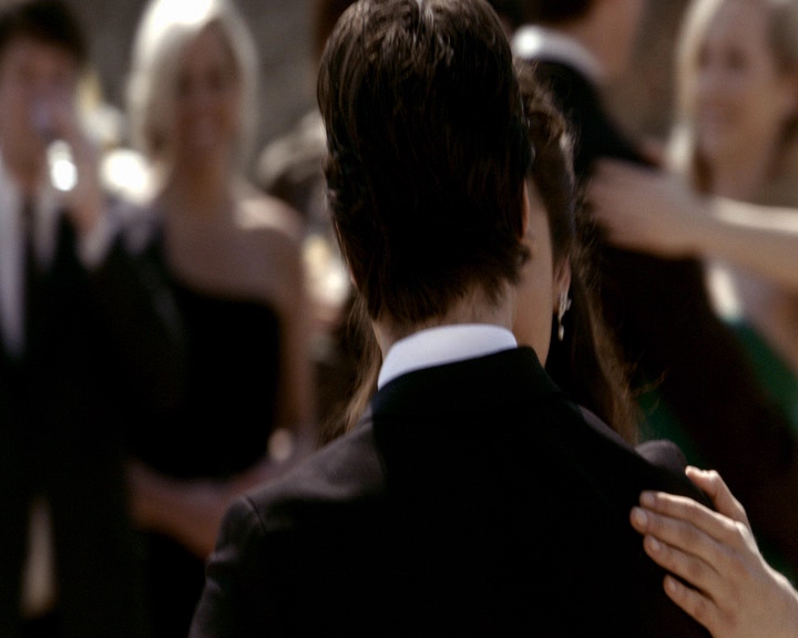 VampireDiaries-dot-nl_VampireDiaries-8x09TheSimpleIntimacyoftheNearTouch1247.jpg