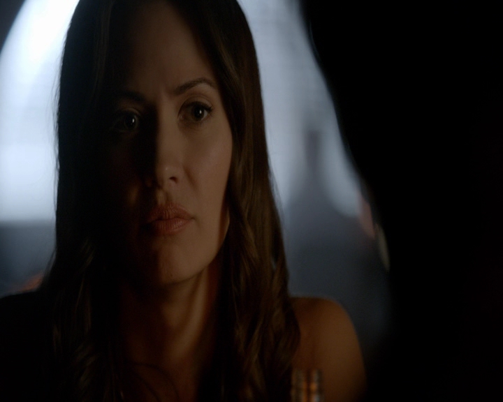 VampireDiaries-dot-nl_VampireDiaries-8x09TheSimpleIntimacyoftheNearTouch1298.jpg