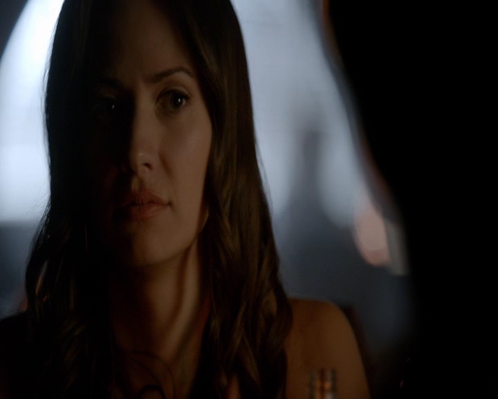 VampireDiaries-dot-nl_VampireDiaries-8x09TheSimpleIntimacyoftheNearTouch1299.jpg