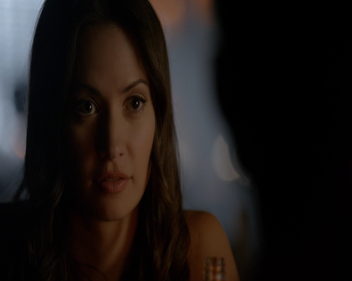 VampireDiaries-dot-nl_VampireDiaries-8x09TheSimpleIntimacyoftheNearTouch1319.jpg