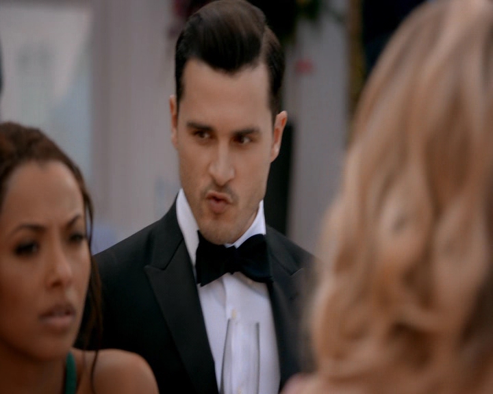 VampireDiaries-dot-nl_VampireDiaries-8x09TheSimpleIntimacyoftheNearTouch1345.jpg