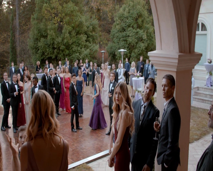 VampireDiaries-dot-nl_VampireDiaries-8x09TheSimpleIntimacyoftheNearTouch1362.jpg