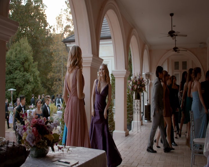 VampireDiaries-dot-nl_VampireDiaries-8x09TheSimpleIntimacyoftheNearTouch1371.jpg