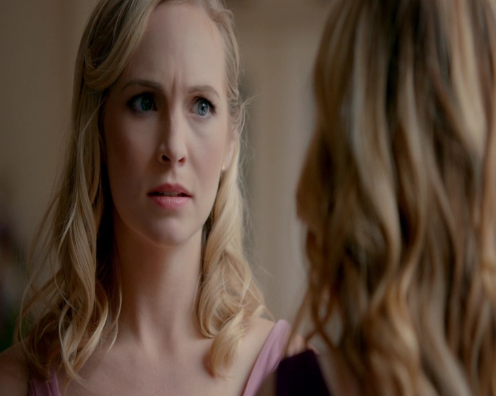 VampireDiaries-dot-nl_VampireDiaries-8x09TheSimpleIntimacyoftheNearTouch1386.jpg