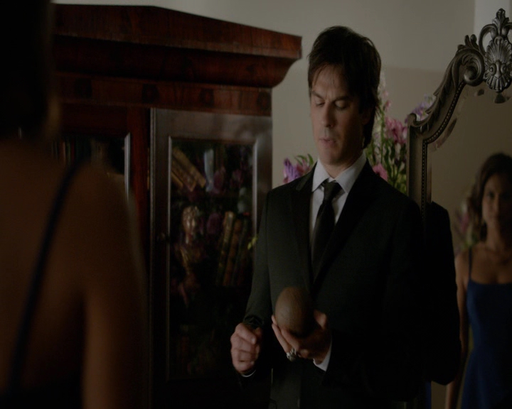 VampireDiaries-dot-nl_VampireDiaries-8x09TheSimpleIntimacyoftheNearTouch1402.jpg