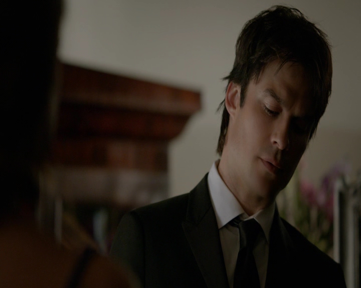 VampireDiaries-dot-nl_VampireDiaries-8x09TheSimpleIntimacyoftheNearTouch1411.jpg