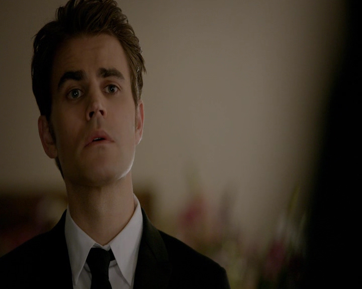 VampireDiaries-dot-nl_VampireDiaries-8x09TheSimpleIntimacyoftheNearTouch1515.jpg