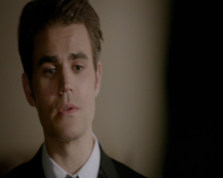 VampireDiaries-dot-nl_VampireDiaries-8x09TheSimpleIntimacyoftheNearTouch1535.jpg