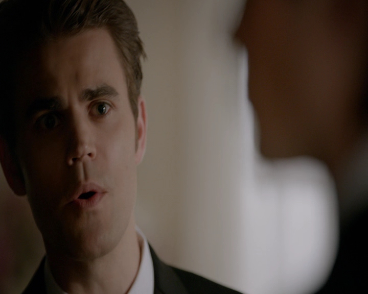 VampireDiaries-dot-nl_VampireDiaries-8x09TheSimpleIntimacyoftheNearTouch1570.jpg