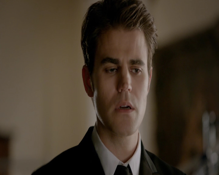 VampireDiaries-dot-nl_VampireDiaries-8x09TheSimpleIntimacyoftheNearTouch1587.jpg