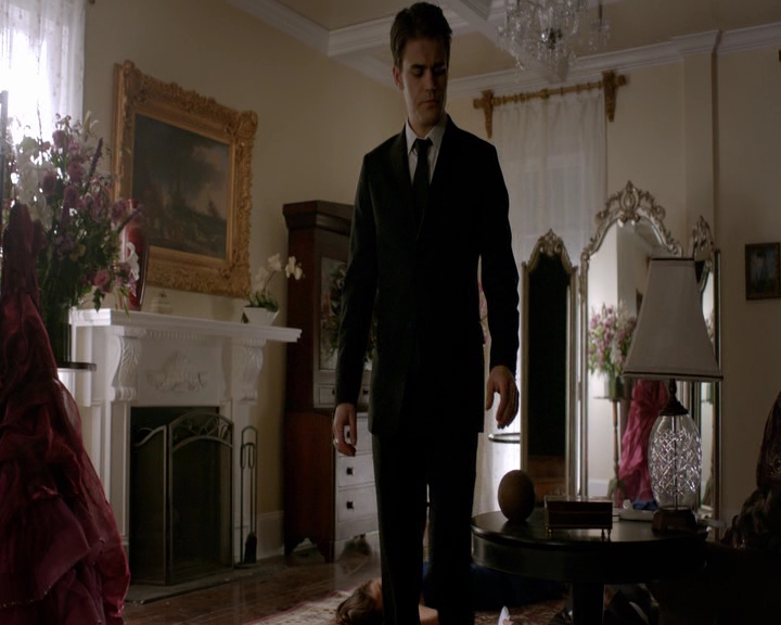 VampireDiaries-dot-nl_VampireDiaries-8x09TheSimpleIntimacyoftheNearTouch1590.jpg