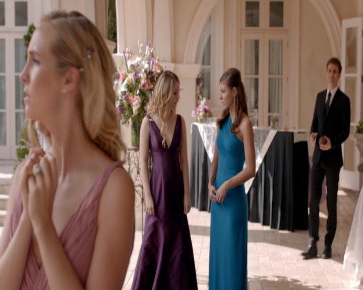 VampireDiaries-dot-nl_VampireDiaries-8x09TheSimpleIntimacyoftheNearTouch1601.jpg