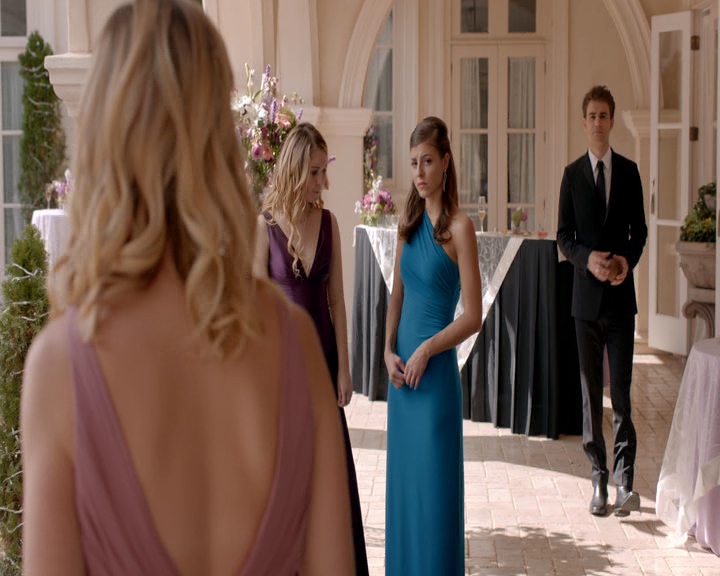 VampireDiaries-dot-nl_VampireDiaries-8x09TheSimpleIntimacyoftheNearTouch1602.jpg