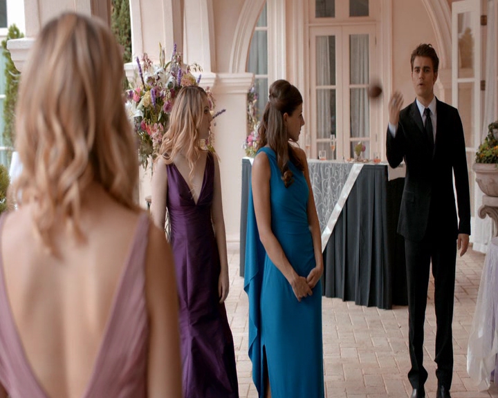 VampireDiaries-dot-nl_VampireDiaries-8x09TheSimpleIntimacyoftheNearTouch1610.jpg