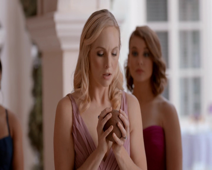 VampireDiaries-dot-nl_VampireDiaries-8x09TheSimpleIntimacyoftheNearTouch1611.jpg