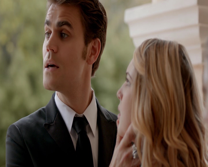 VampireDiaries-dot-nl_VampireDiaries-8x09TheSimpleIntimacyoftheNearTouch1623.jpg