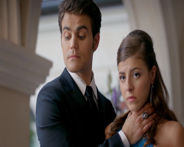 VampireDiaries-dot-nl_VampireDiaries-8x09TheSimpleIntimacyoftheNearTouch1644.jpg