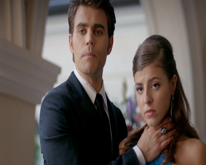 VampireDiaries-dot-nl_VampireDiaries-8x09TheSimpleIntimacyoftheNearTouch1648.jpg