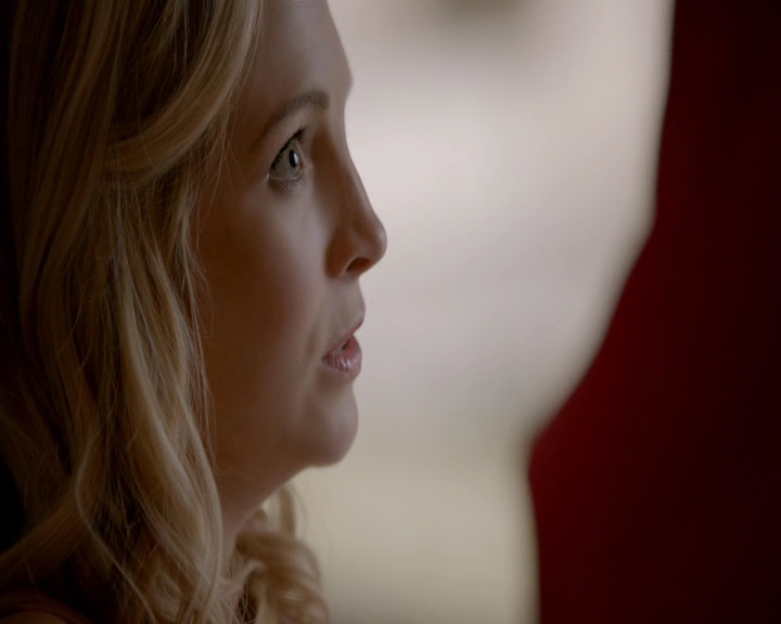 VampireDiaries-dot-nl_VampireDiaries-8x09TheSimpleIntimacyoftheNearTouch1755.jpg