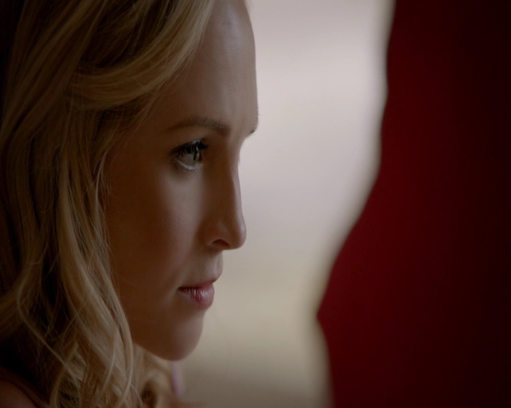 VampireDiaries-dot-nl_VampireDiaries-8x09TheSimpleIntimacyoftheNearTouch1764.jpg