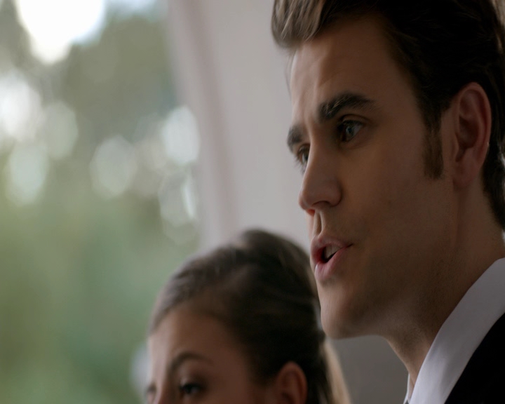 VampireDiaries-dot-nl_VampireDiaries-8x09TheSimpleIntimacyoftheNearTouch1766.jpg