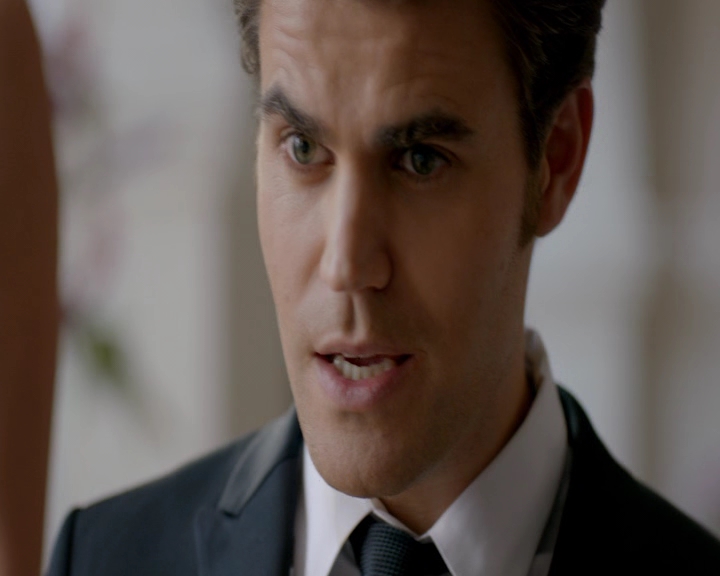 VampireDiaries-dot-nl_VampireDiaries-8x09TheSimpleIntimacyoftheNearTouch1776.jpg