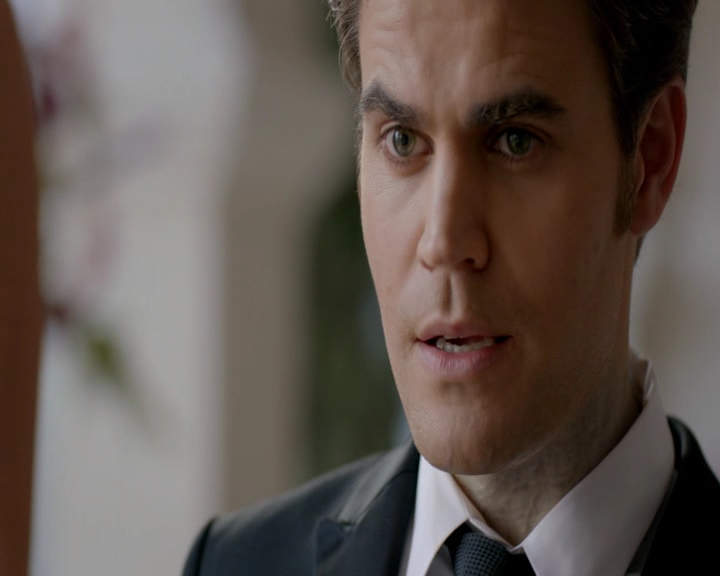 VampireDiaries-dot-nl_VampireDiaries-8x09TheSimpleIntimacyoftheNearTouch1778.jpg