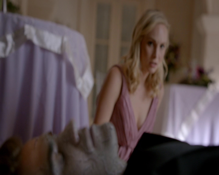 VampireDiaries-dot-nl_VampireDiaries-8x09TheSimpleIntimacyoftheNearTouch1783.jpg