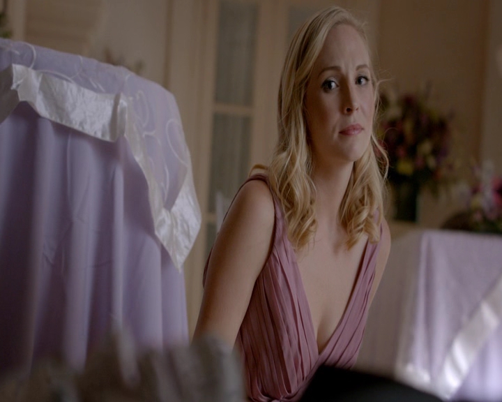 VampireDiaries-dot-nl_VampireDiaries-8x09TheSimpleIntimacyoftheNearTouch1786.jpg