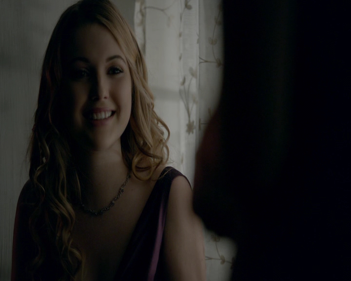 VampireDiaries-dot-nl_VampireDiaries-8x09TheSimpleIntimacyoftheNearTouch1825.jpg