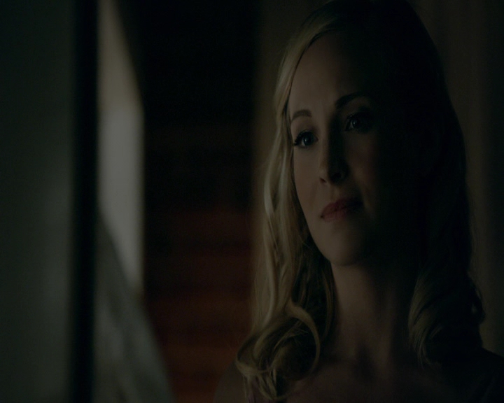 VampireDiaries-dot-nl_VampireDiaries-8x09TheSimpleIntimacyoftheNearTouch1829.jpg