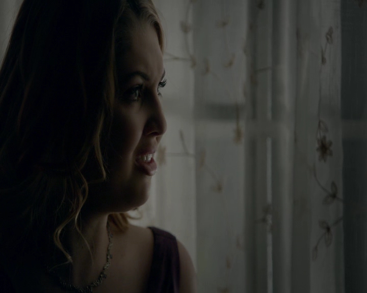 VampireDiaries-dot-nl_VampireDiaries-8x09TheSimpleIntimacyoftheNearTouch1871.jpg