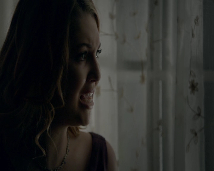 VampireDiaries-dot-nl_VampireDiaries-8x09TheSimpleIntimacyoftheNearTouch1872.jpg