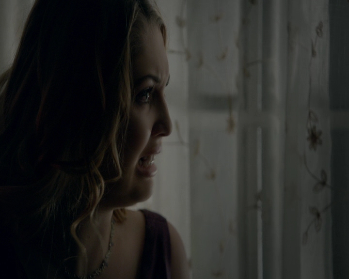 VampireDiaries-dot-nl_VampireDiaries-8x09TheSimpleIntimacyoftheNearTouch1873.jpg