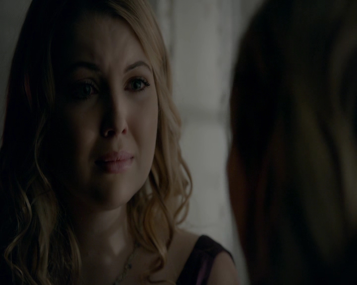 VampireDiaries-dot-nl_VampireDiaries-8x09TheSimpleIntimacyoftheNearTouch1895.jpg