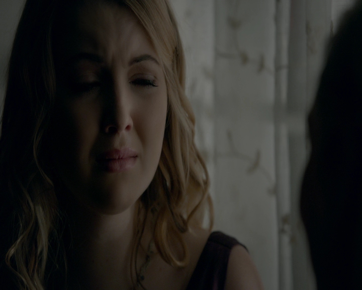 VampireDiaries-dot-nl_VampireDiaries-8x09TheSimpleIntimacyoftheNearTouch1924.jpg