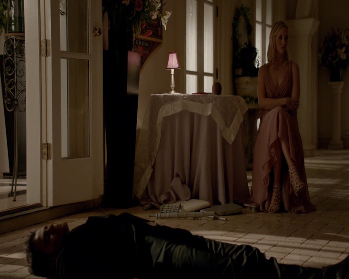 VampireDiaries-dot-nl_VampireDiaries-8x09TheSimpleIntimacyoftheNearTouch1973.jpg