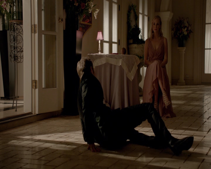 VampireDiaries-dot-nl_VampireDiaries-8x09TheSimpleIntimacyoftheNearTouch1981.jpg