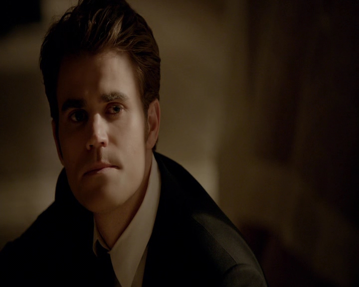 VampireDiaries-dot-nl_VampireDiaries-8x09TheSimpleIntimacyoftheNearTouch1987.jpg