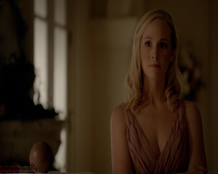 VampireDiaries-dot-nl_VampireDiaries-8x09TheSimpleIntimacyoftheNearTouch1988.jpg