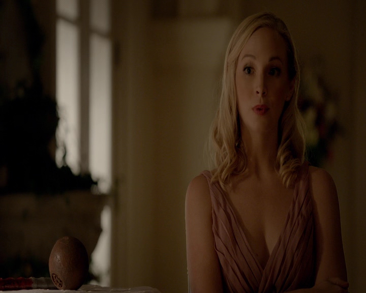 VampireDiaries-dot-nl_VampireDiaries-8x09TheSimpleIntimacyoftheNearTouch1990.jpg