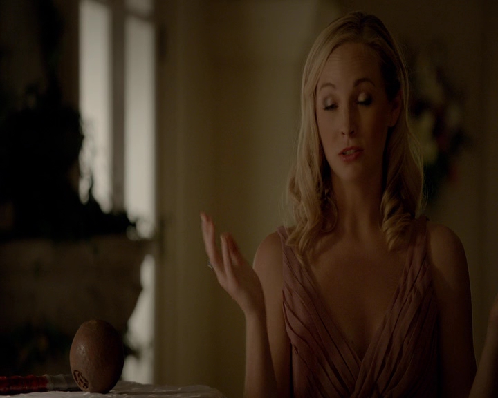 VampireDiaries-dot-nl_VampireDiaries-8x09TheSimpleIntimacyoftheNearTouch1994.jpg