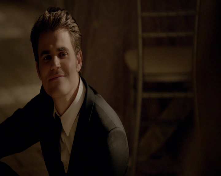 VampireDiaries-dot-nl_VampireDiaries-8x09TheSimpleIntimacyoftheNearTouch2013.jpg